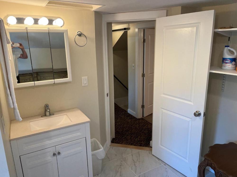 Double Room with Private Bathroom interior
